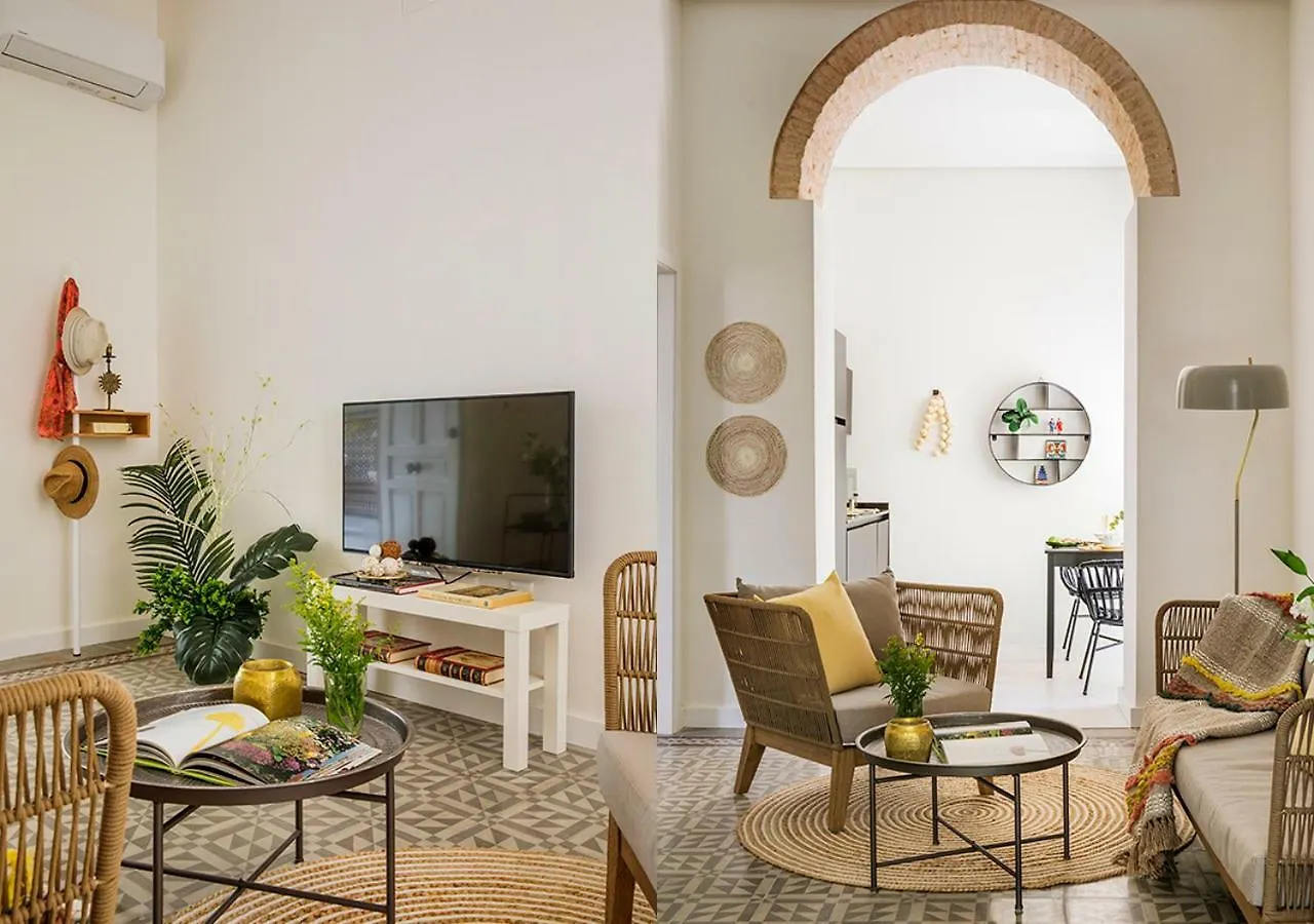 Santa Paula Pool & Luxury Apartment Seville
