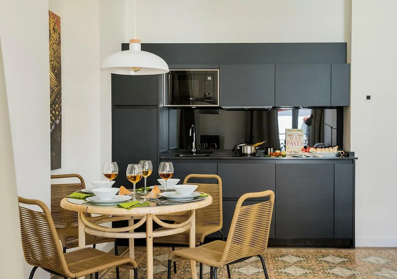 Santa Paula Pool & Luxury Apartment Seville